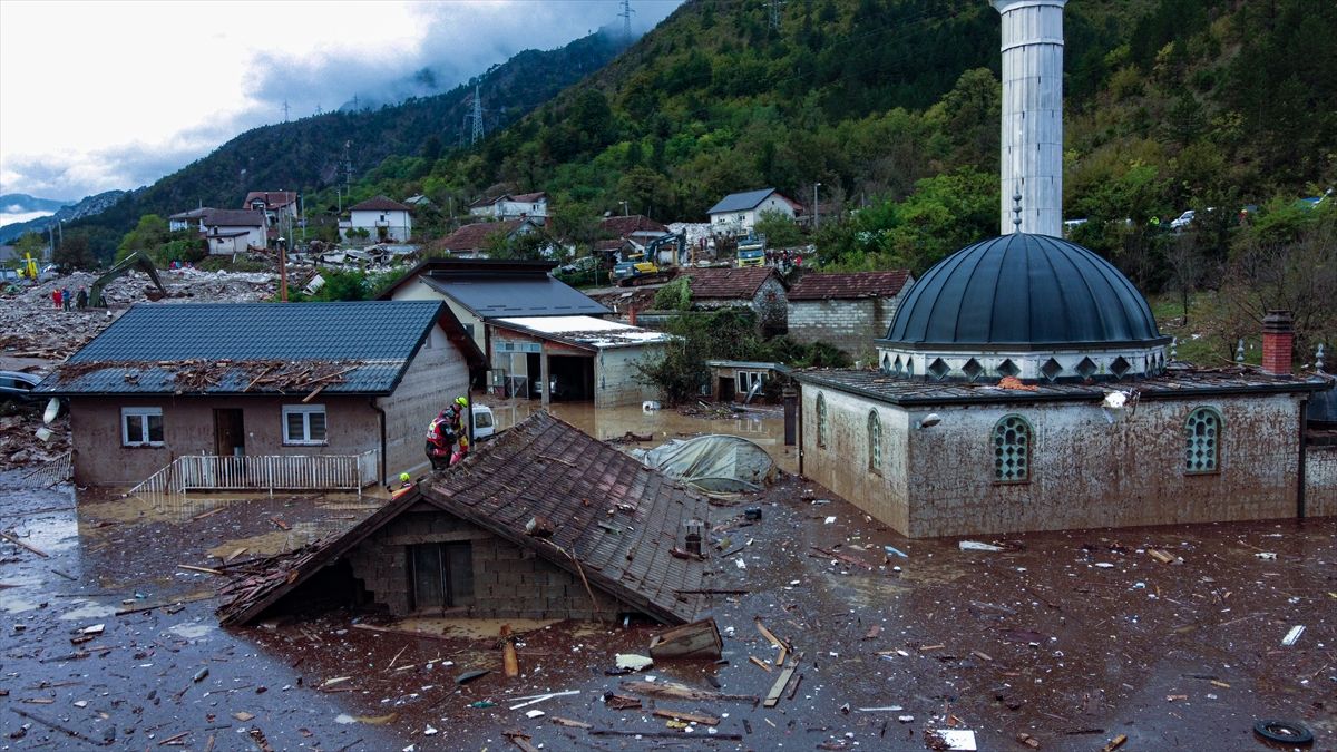 Imam Jahić podijelio detalje filmskog spašavanja: Mogli smo čekati smrt na tavanu ili skočiti u vodu