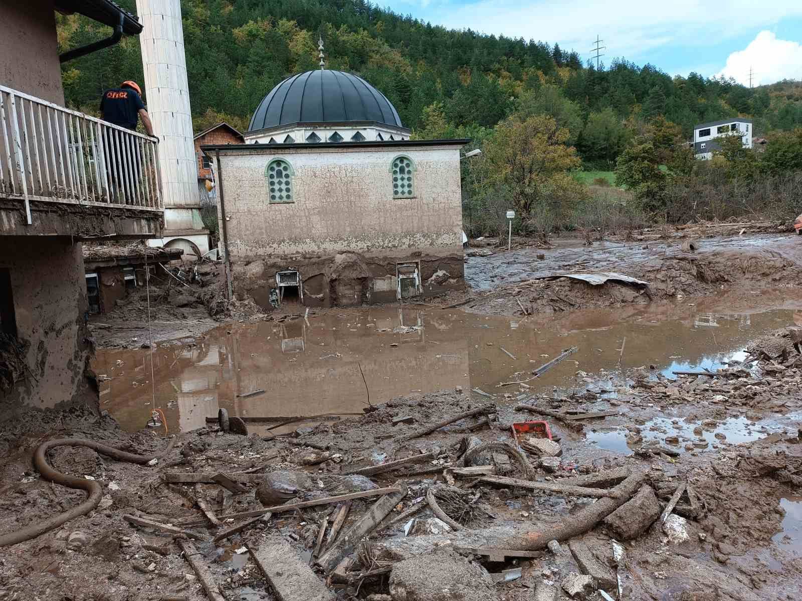 Džamija koja je spasila nekoliko života u Donjoj Jablanici "izronila" iz vode