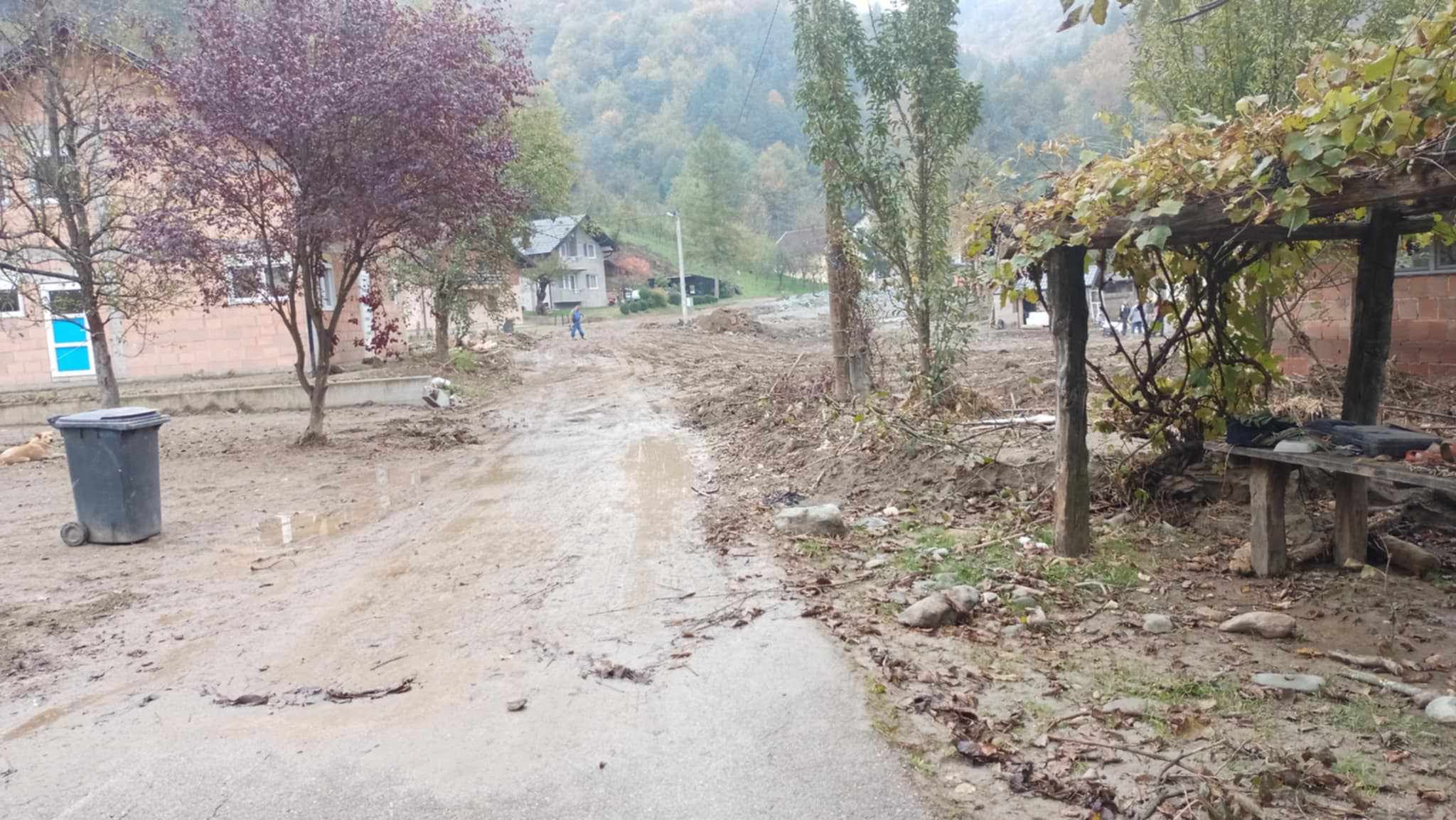 Mještani Fojnice za Hayat.ba: Kuće su u fekalijama, bojimo se zaraze, vlast ne poduzima ništa