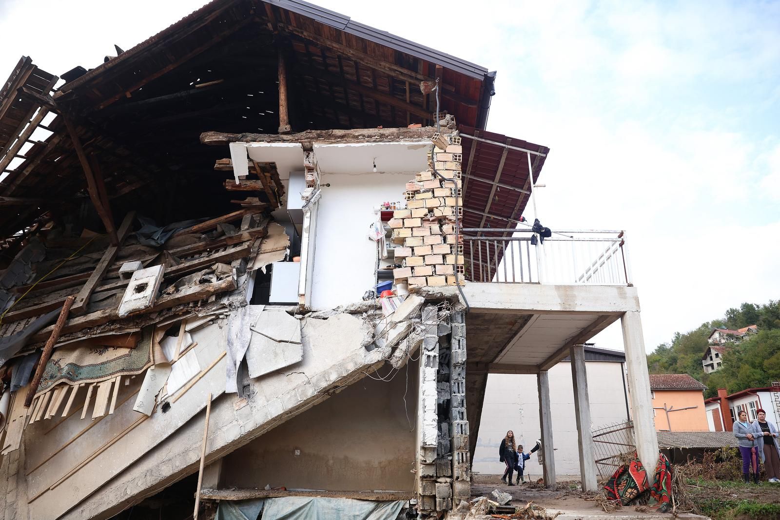 Ove fotografije svjedoče o razmjerama katastrofe koja je pogodila Buturović Polje