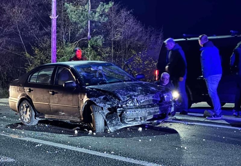 Drama na ulazu u bh. grad: Odron pao na automobil, ima povrijeđenih