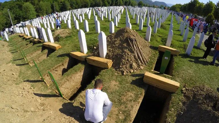 U dolini bijelih nišana smiraj će naći Beriz Mujić: Imao je samo 17 godina kad je ubijen