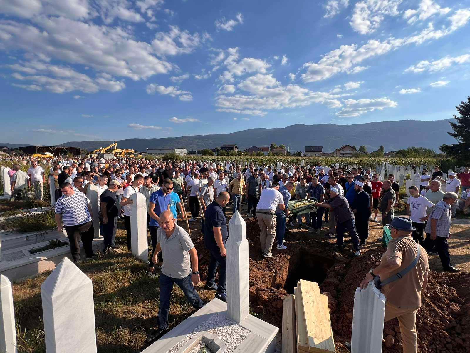 Klanjana dženaza tragično stradaloj policajki Almedini Imširović