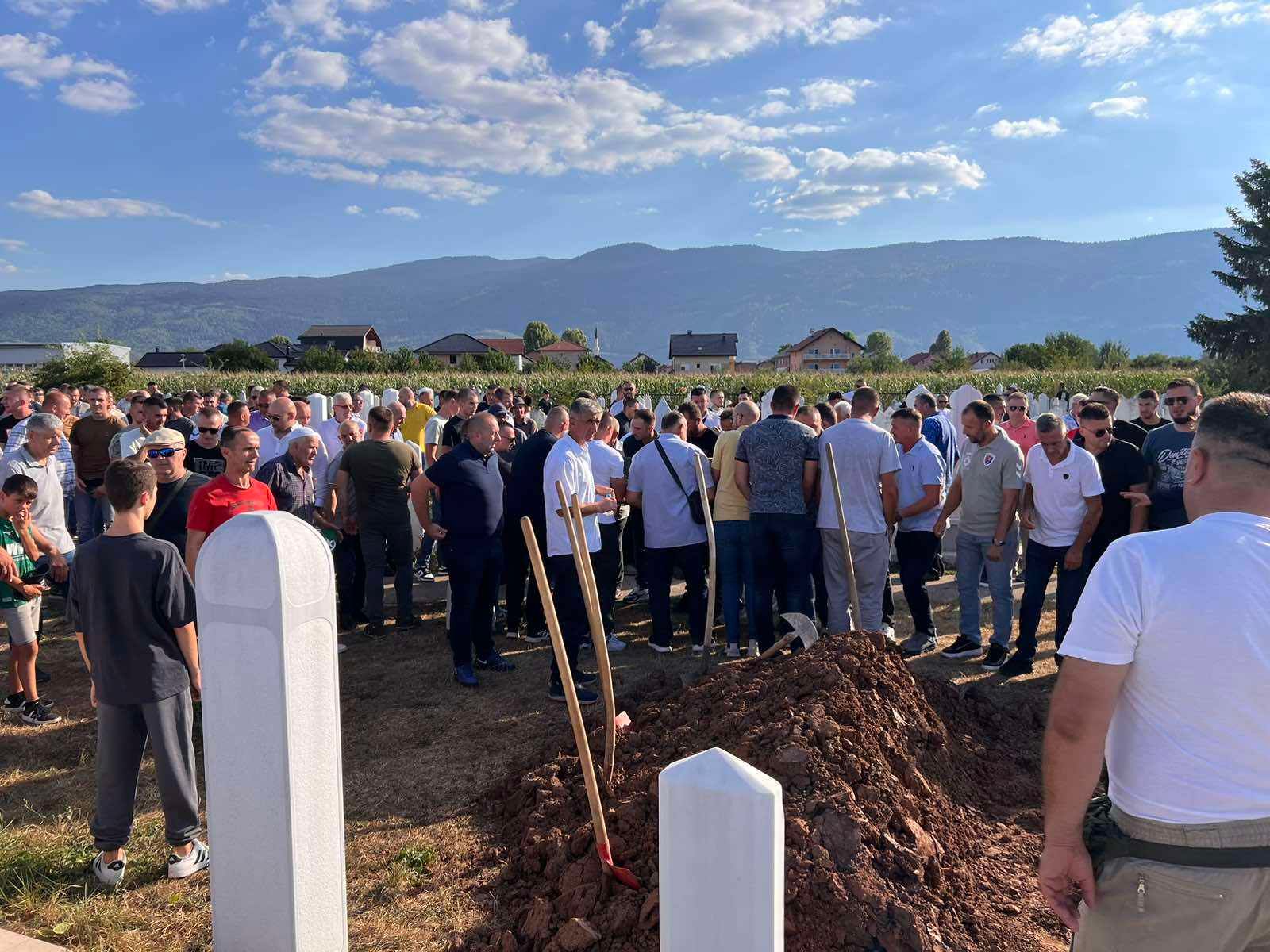 Klanjana dženaza tragično stradaloj policajki Almedini Imširović