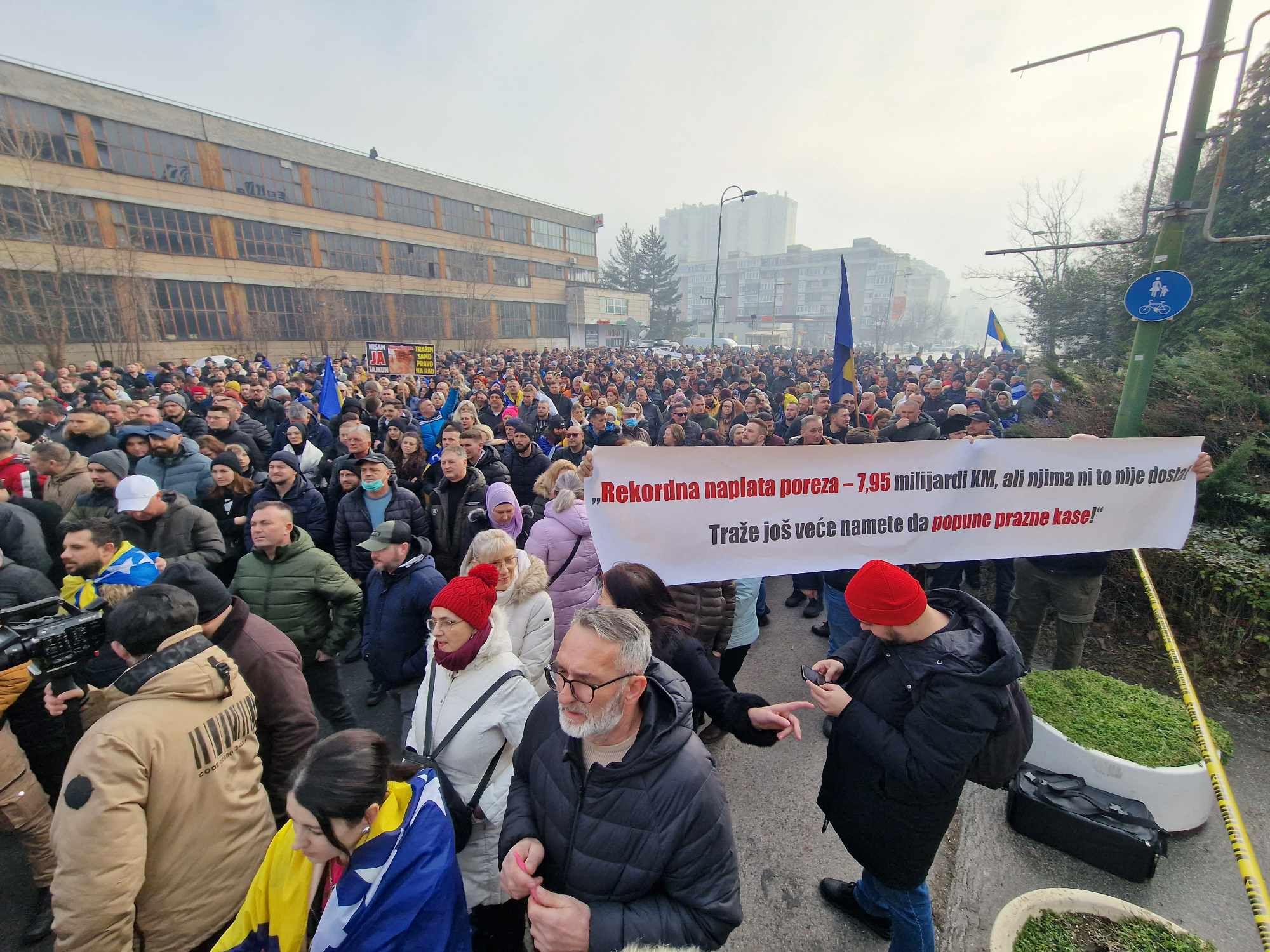 Privrednici na protestima poručili Vladi FBiH: Zaustavite povećanje nameta, ovo ne možemo izdržati